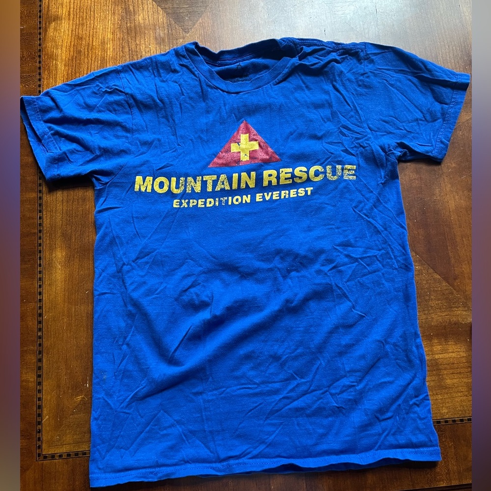 Disney Parks Men's Expedition Everest Mountain Rescue T-shirt SMALL